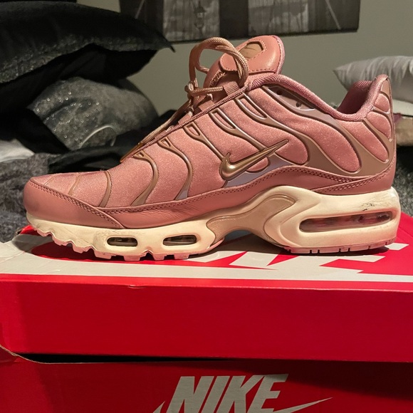 air max plus rust pink